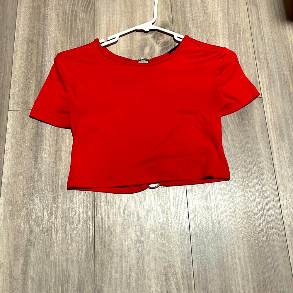 new red backless shirt